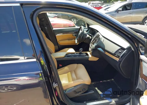 2016 Volvo Xc90 T6 Momentum z USA, uszkodzony, nr VIN YV4A22PK6G1037167